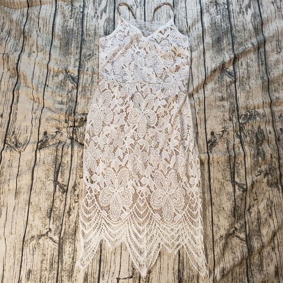 🤑NWT Material Girl Juniors' Ivory Lace Bodycon Dress - Picture 2 of 4